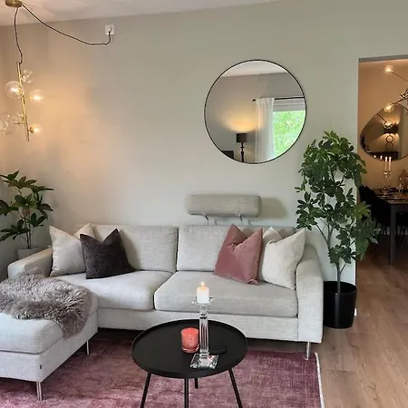 Modern With A Balcony And Free Parking