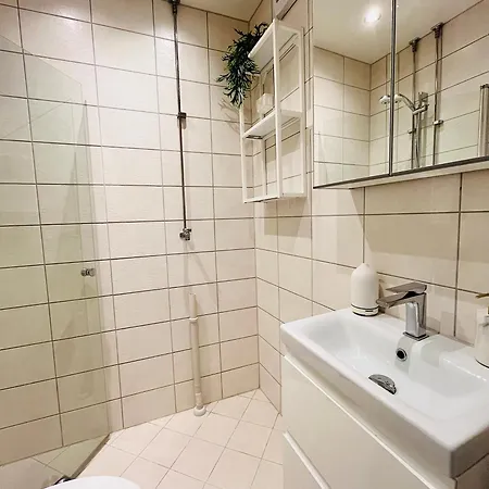 Stilfull Oslo Leilighet Med Balkong Naer Kollektivtransport